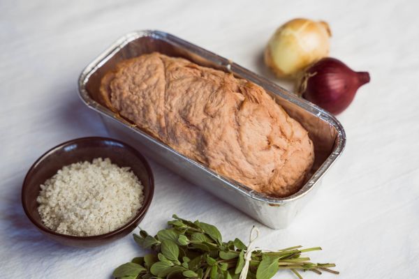 Leberkäse fein zum Backen in der Aluform vorgebacken