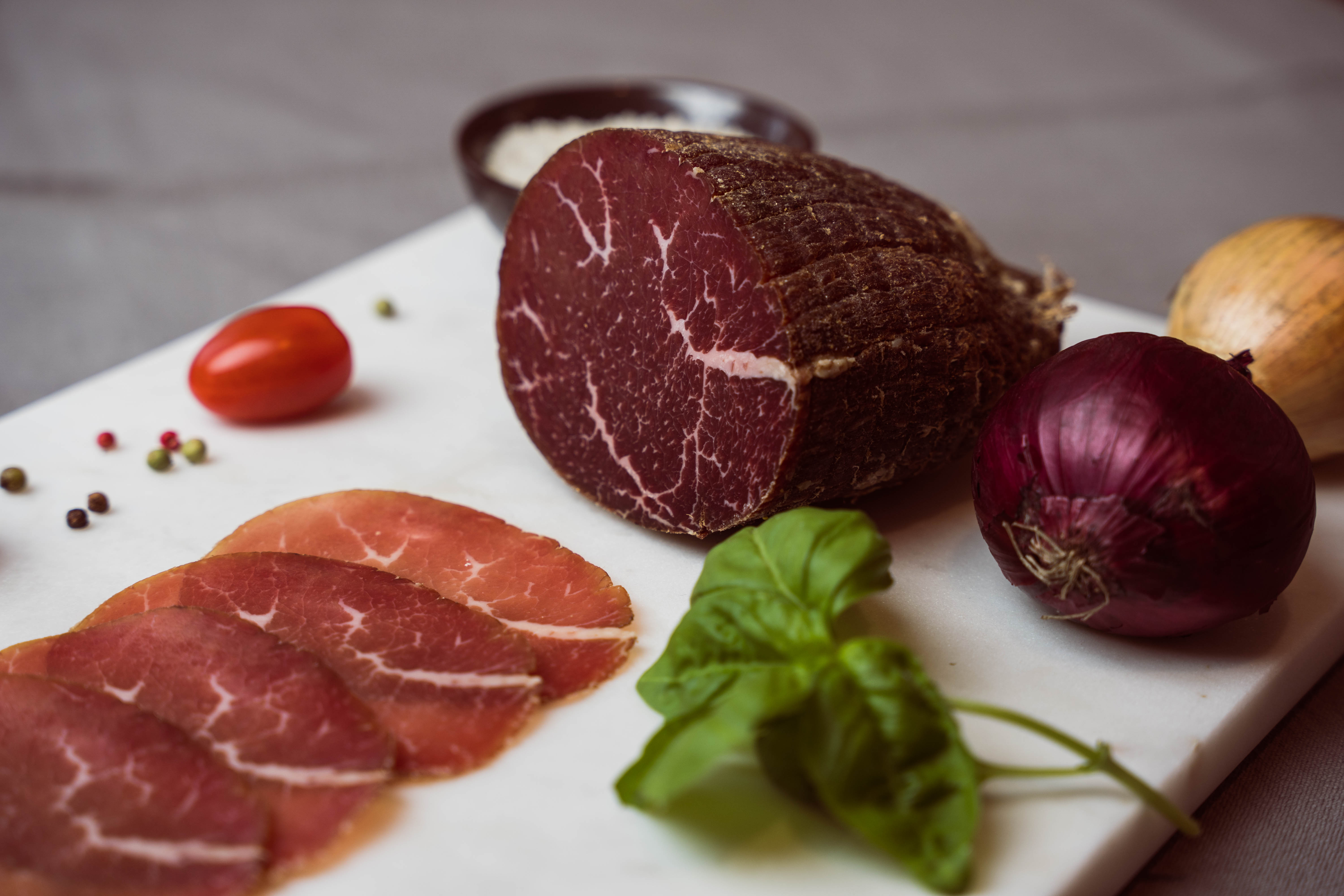Bresaola Rinderschinken Luftgetrocknet Geschnitten Landmetzgerei bresaola-rinderschinken-luftgetrocknet-geschnitten-landmetzgerei