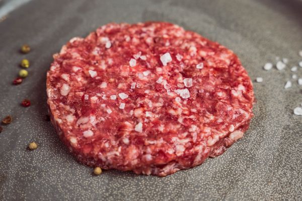 Burger Patty aus Rindfleisch, mild gewürzt