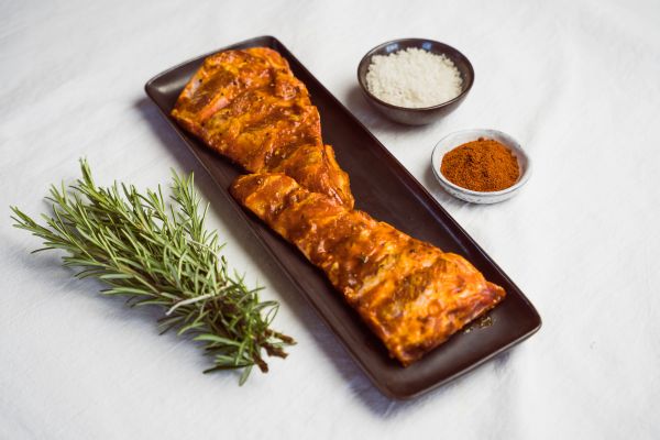 Spare Ribs - Neck Ribs mariniert vom "Wohlfühlschwein"