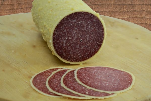 Salami mit Käserand