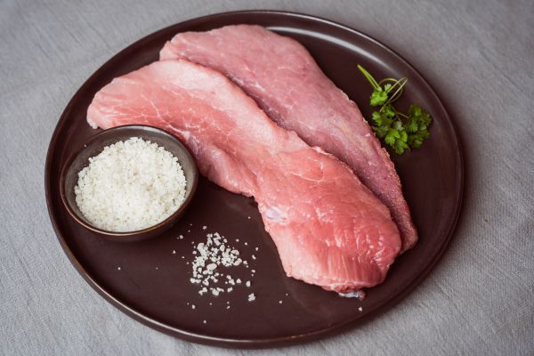 Schnitzel (Oberschale) vom "Wohlfühlschwein"