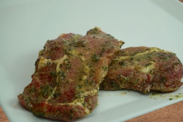 Halssteak mariniert