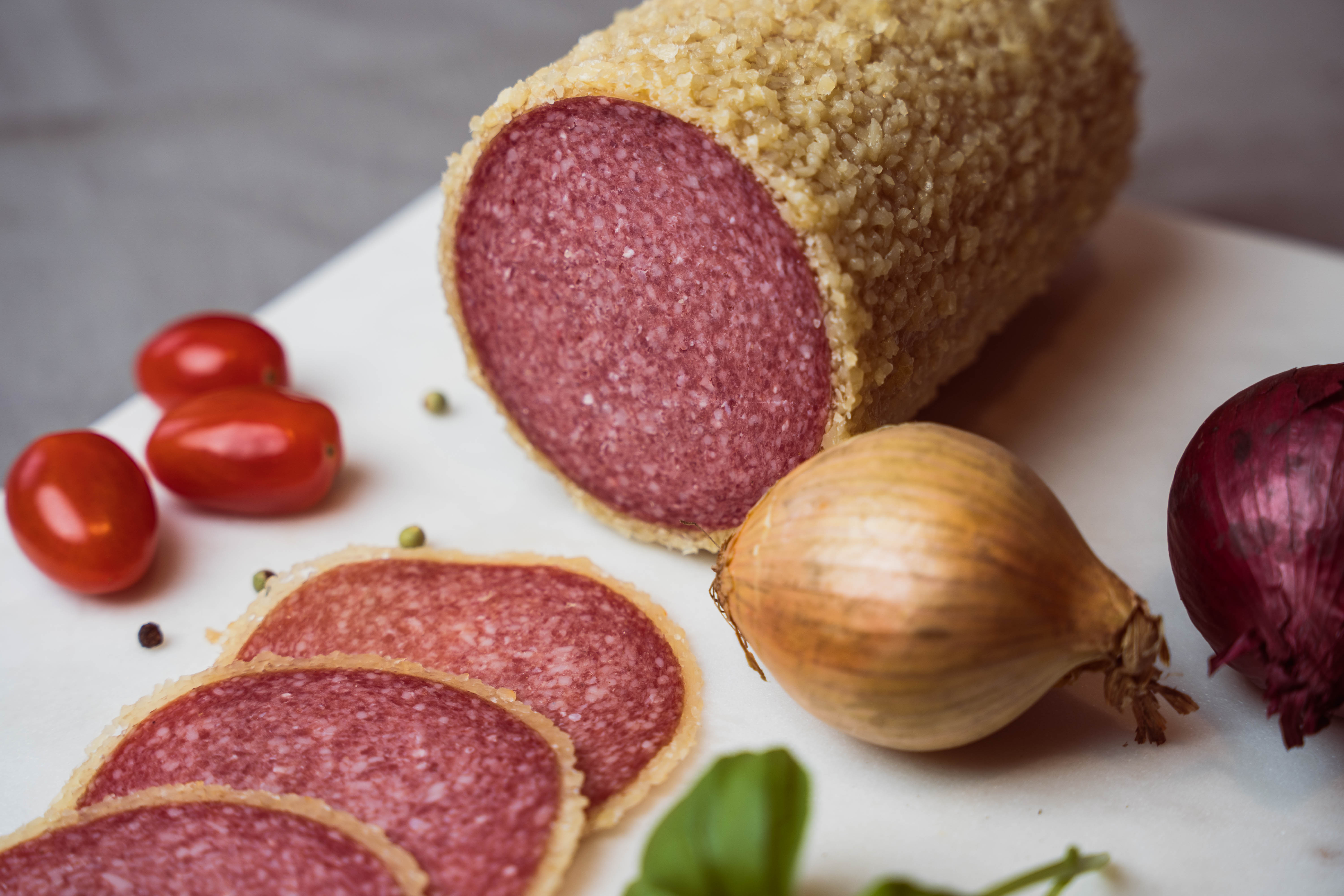 Salami mit Käserand Landmetzgerei Weisenhorn GmbH